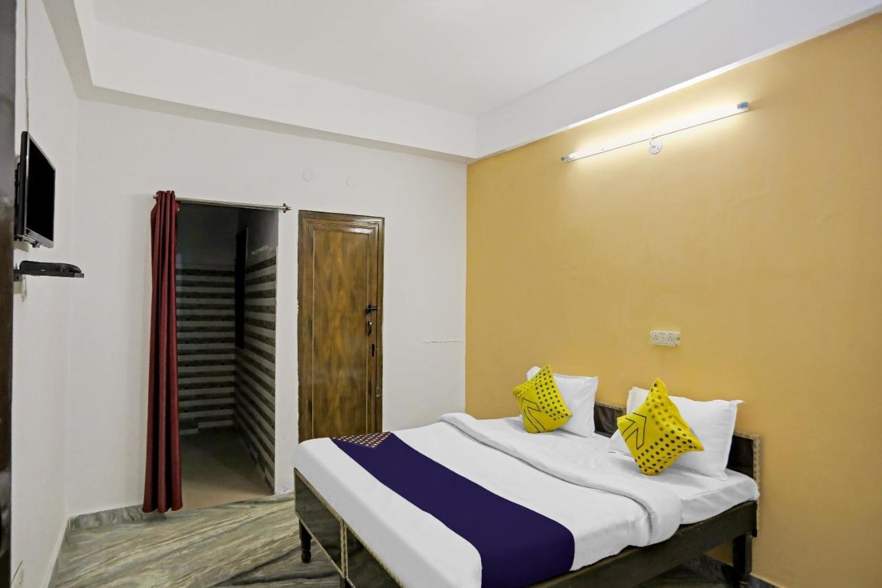 Spot On Raj Hotel Vip Near Worlds Of Wonder Kalkaji Devi Exterior photo