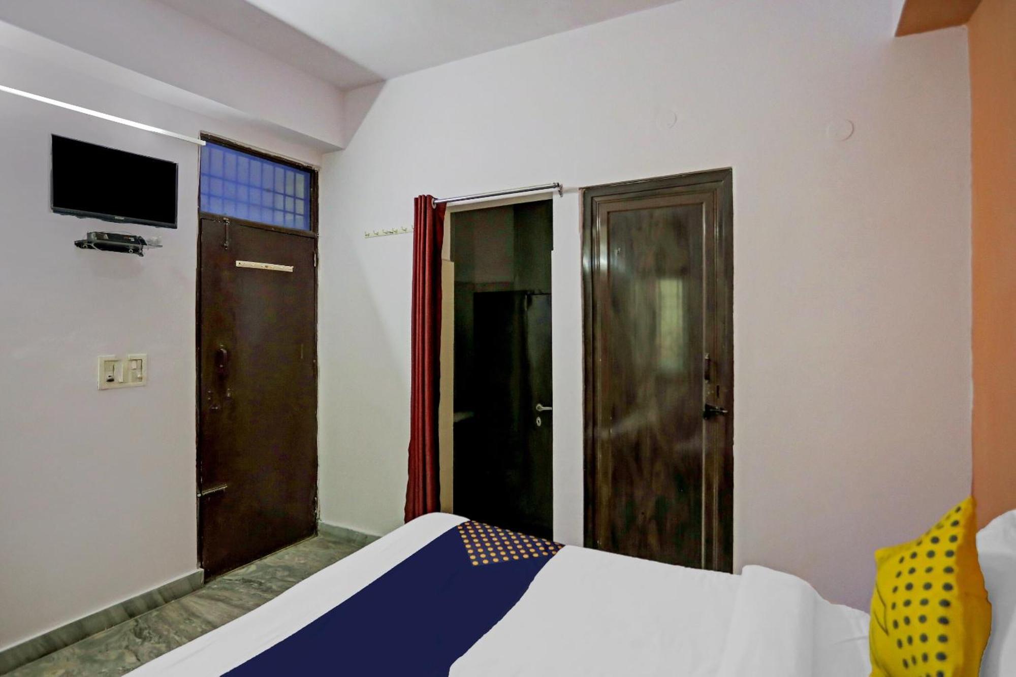 Spot On Raj Hotel Vip Near Worlds Of Wonder Kalkaji Devi Exterior photo